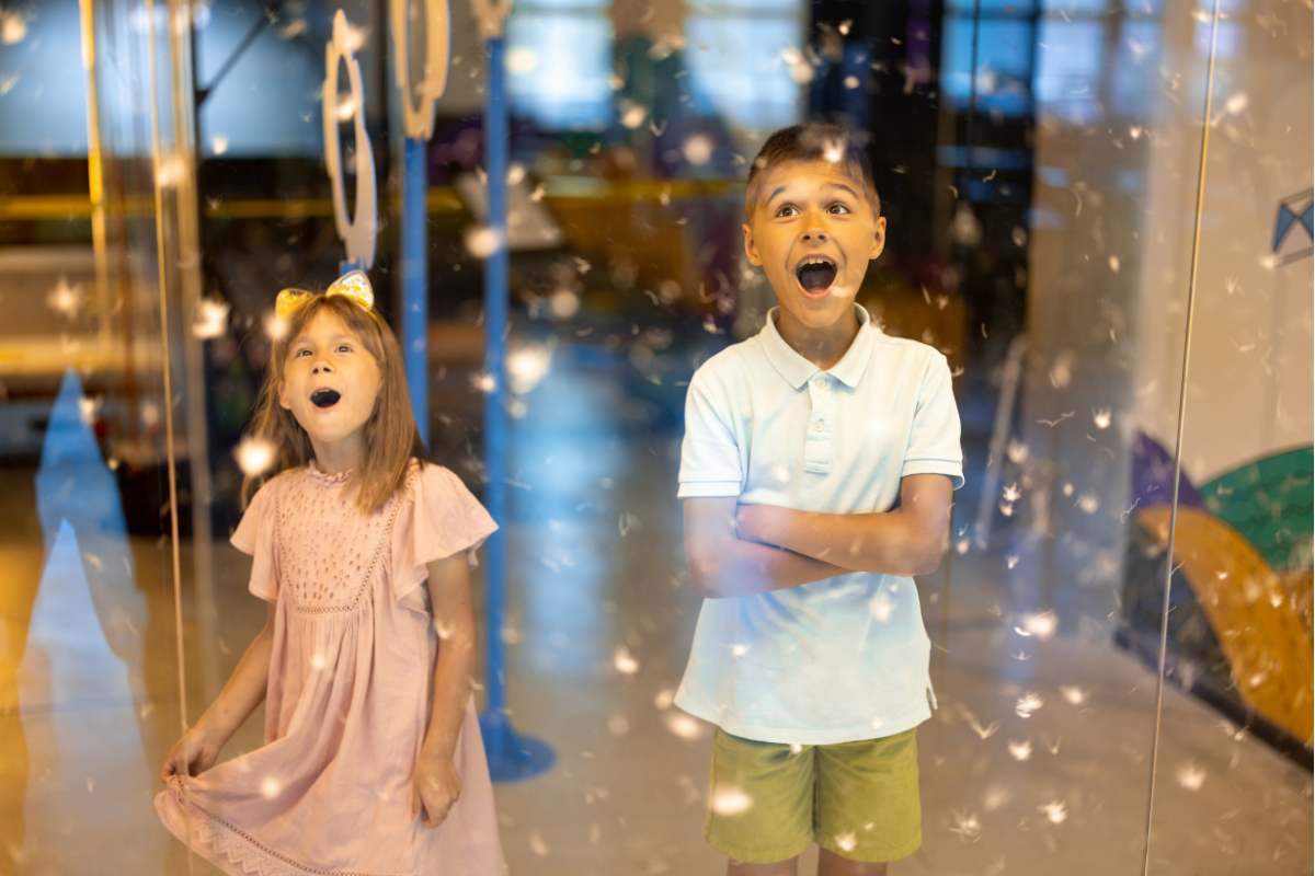 Bambini sorpresi al museo