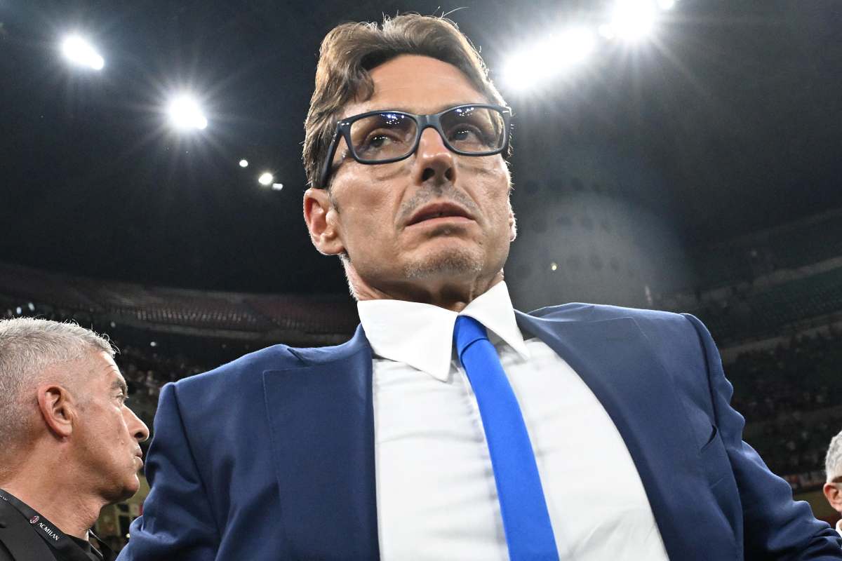 Pier Silvio Berlusconi con espressione preoccupata