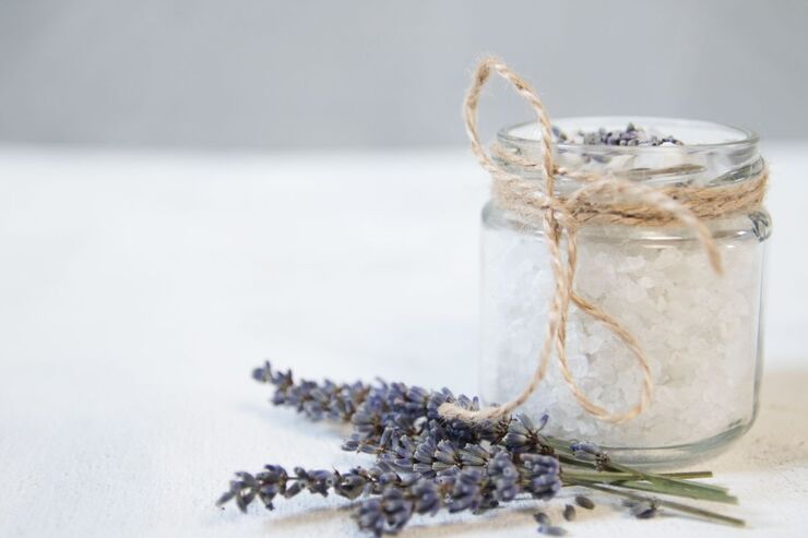 Barattolo con sale, lavanda