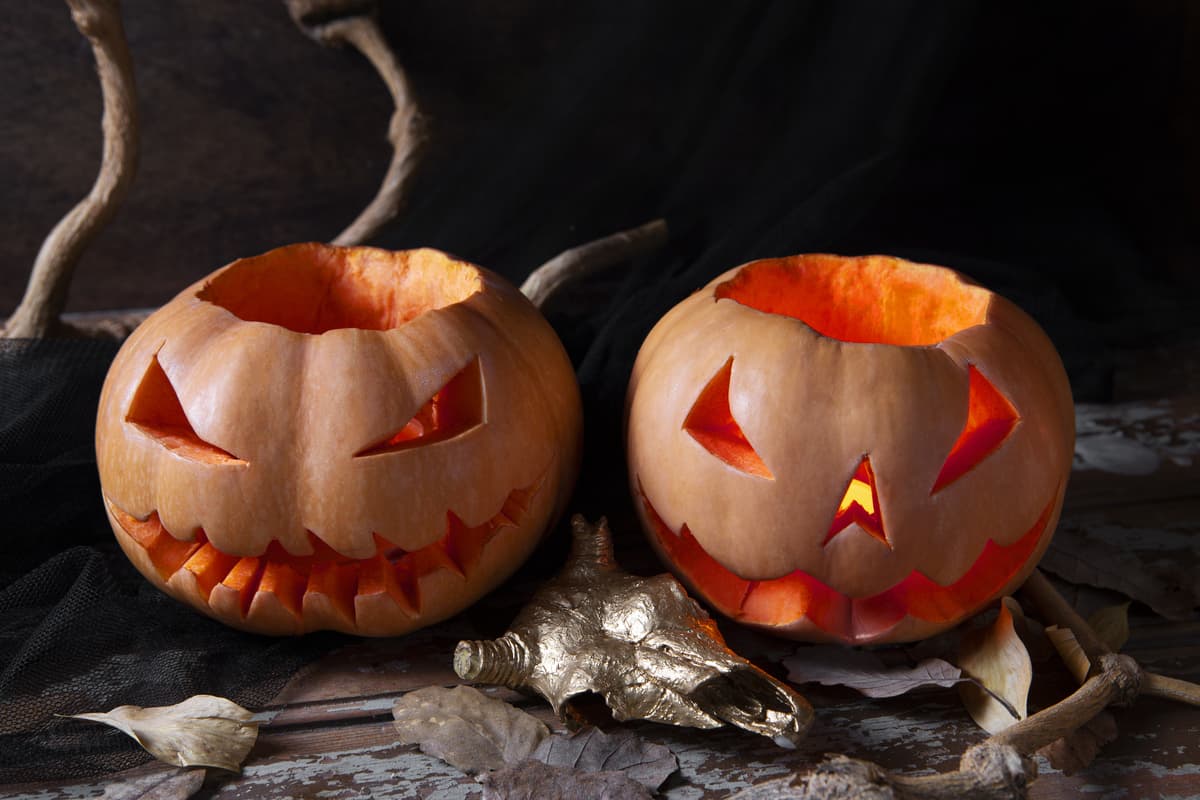 Zucche di Halloween intagliate 